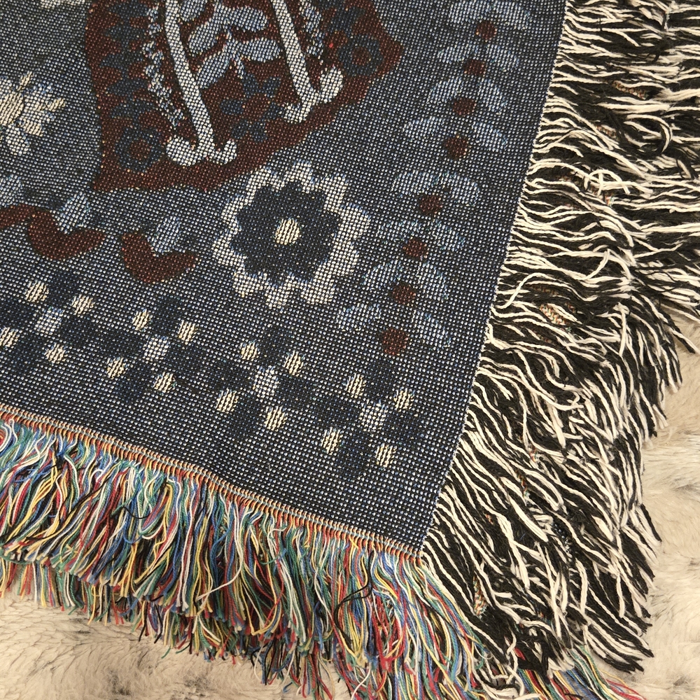 NATURAL LIFE Blue And Cream Woven Throw Blanket. - Picture 7 of 7